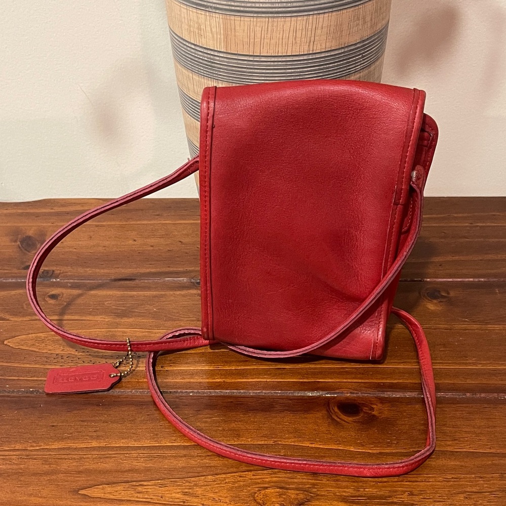 Vintage Coach Scooter Crossbody Bag In Red. - Picture 2 of 8